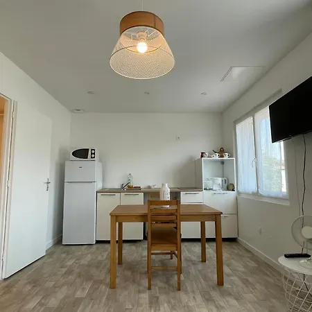 Apartment Le Bout Du Studio Renove Avec Balcon Et Vue Sur La Montagne *