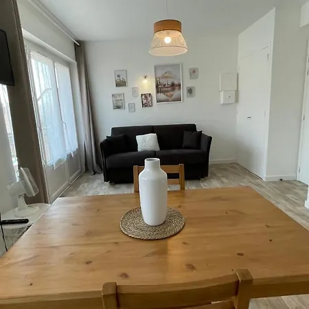 Le Bout Du Studio Renove Avec Balcon Et Vue Sur La Montagne Apartment Annecy