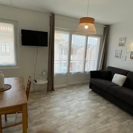 Apartamento Le Bout Du Studio Rénové Avec Balcon Et Vue Sur La Montagne Annecy