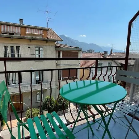 Le Bout Du Studio Renove Avec Balcon Et Vue Sur La Montagne * Annecy